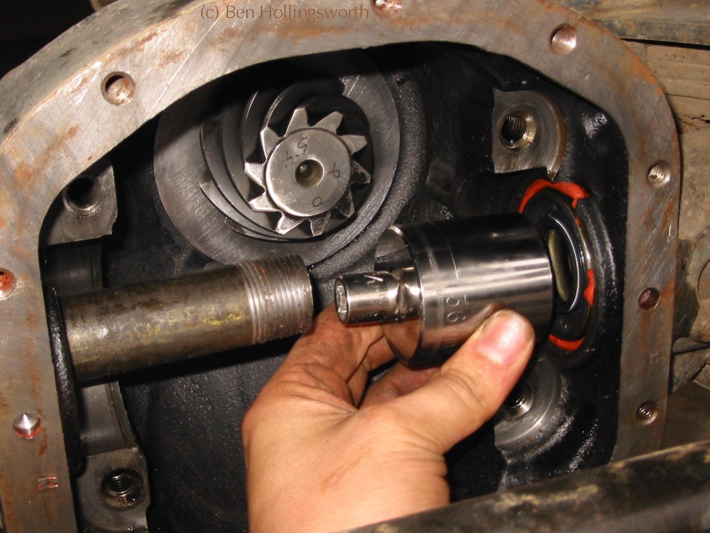 Dana 30 Axle Seal Replacement in a '95 Wrangler – 